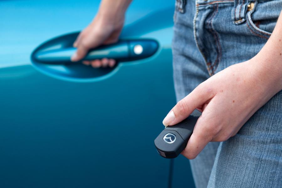  Mazda2 2010 года  (фото 24 из 183)